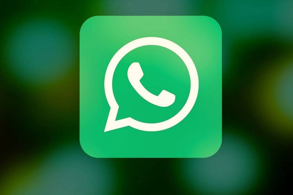 Whatsapp can be used as a notepad